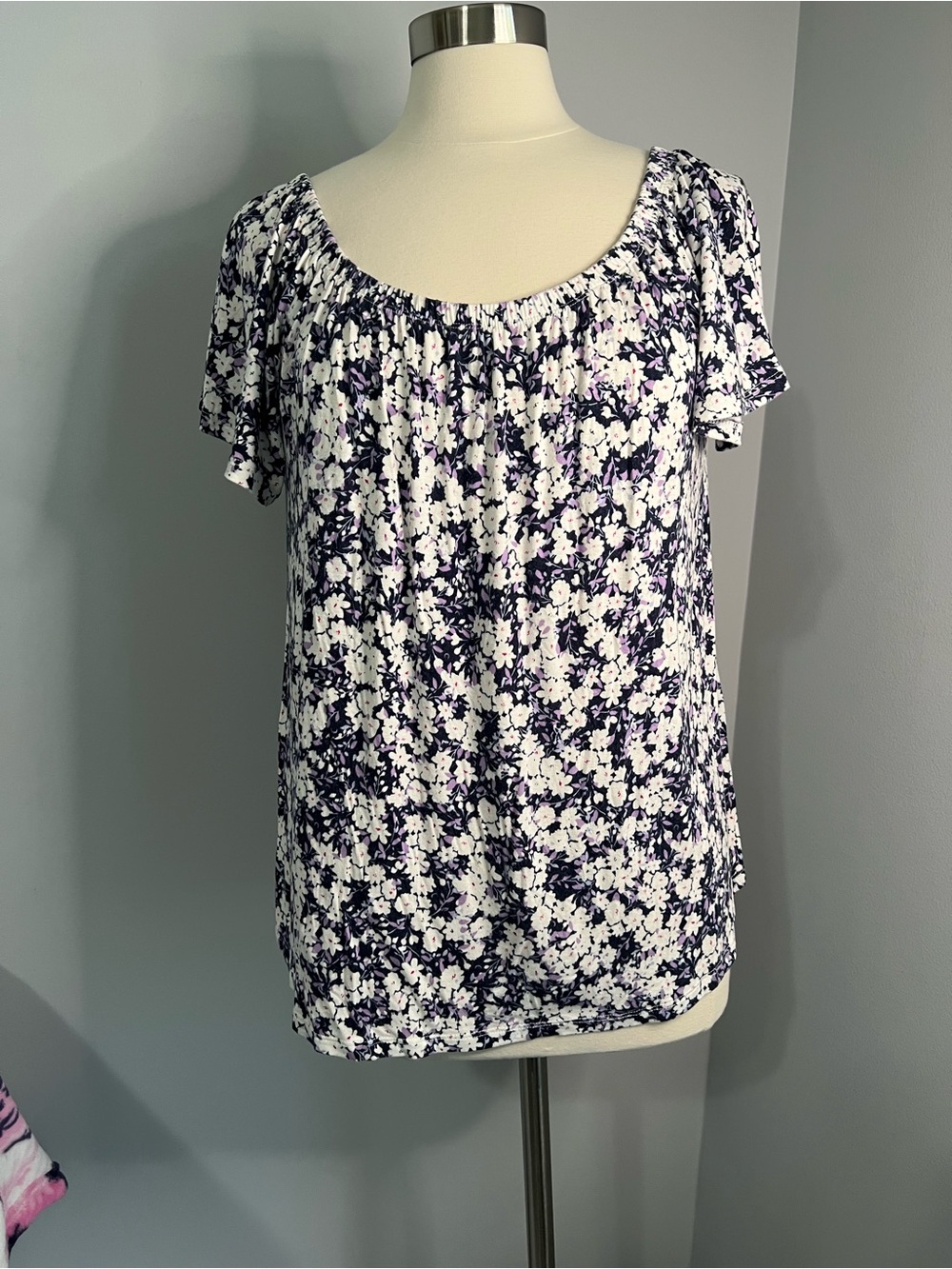 Jasmine & Juliana Size M Multicolor Floral Flutter Sleeve On or Off Shoulder Top